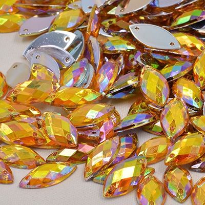 Il materiale di vetro cuce sui cristalli di rocca 14 sfaccettature estremamente brillanti per i vestiti/maglioni